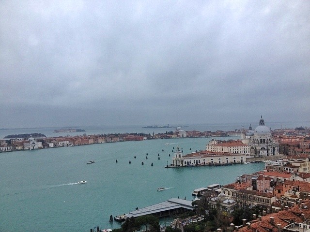 Vue d'en haut sur Venise et sa lagune depuis le Campanile, place Saint-Marc