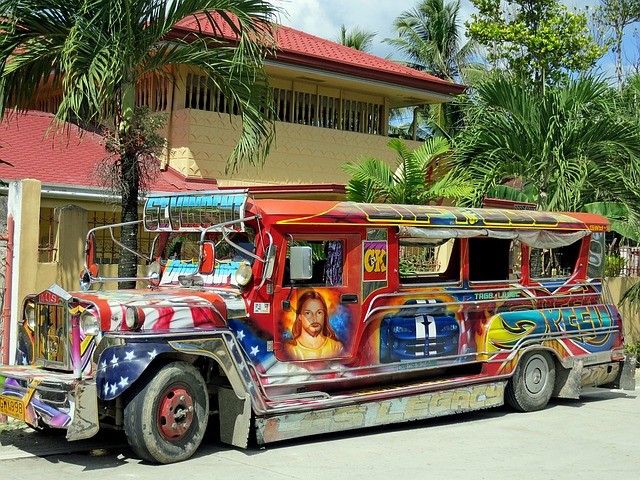 Comment se déplacer aux Philippines: en Jeepney - Blog voyage Smilingandtraveling