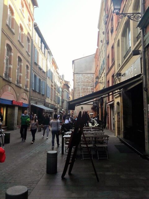 Rue des Filatiers Quartier des Carmes - Que faire et visiter à Toulouse? Smilingandtraveling