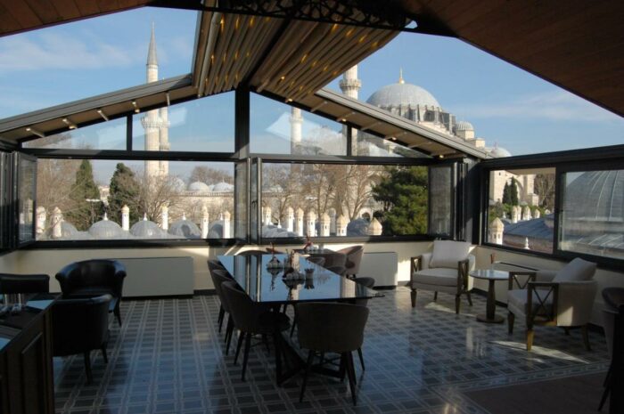 recommandations d'hôtels dans le quartier d'Eminönü pour un voyage à Istanbul en Turquie